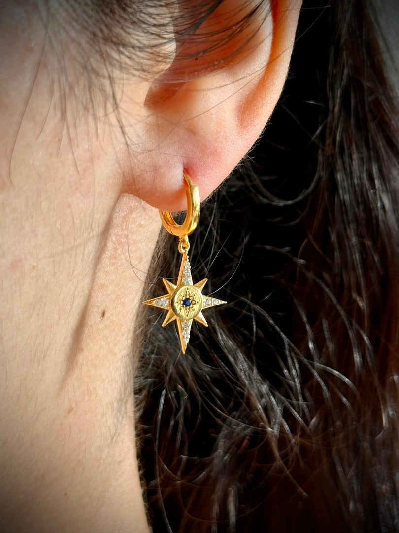 Dangling Shiny Star Hoop Earrings in Gold Vermeil - Nili Gem